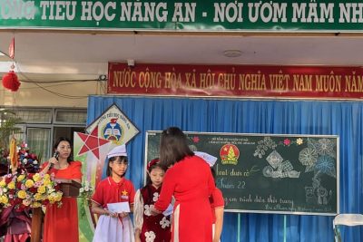 Liên đội Trường TH Năng An tổ chức sinh hoạt dưới cờ tuần 22 theo chủ đề : “Chúng em trình diễn thời trang”