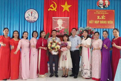 LỄ KẾT NẠP ĐẢNG VIÊN MỚI